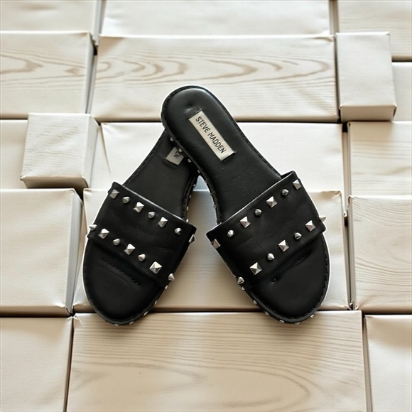 STEVE MADDEN Size 8 Valar Black Silver Studded Slide Flat Sandals R $89 - Picture 1 of 9